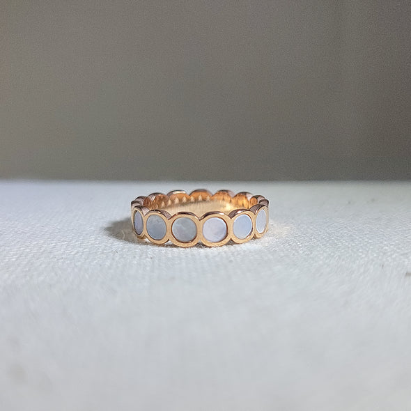 Chic Vibe Full Moon Ring